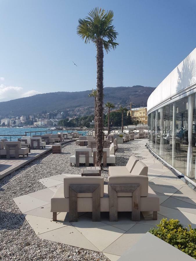 Sunny Apartment 150 M From The Sea Opatija Exteriör bild