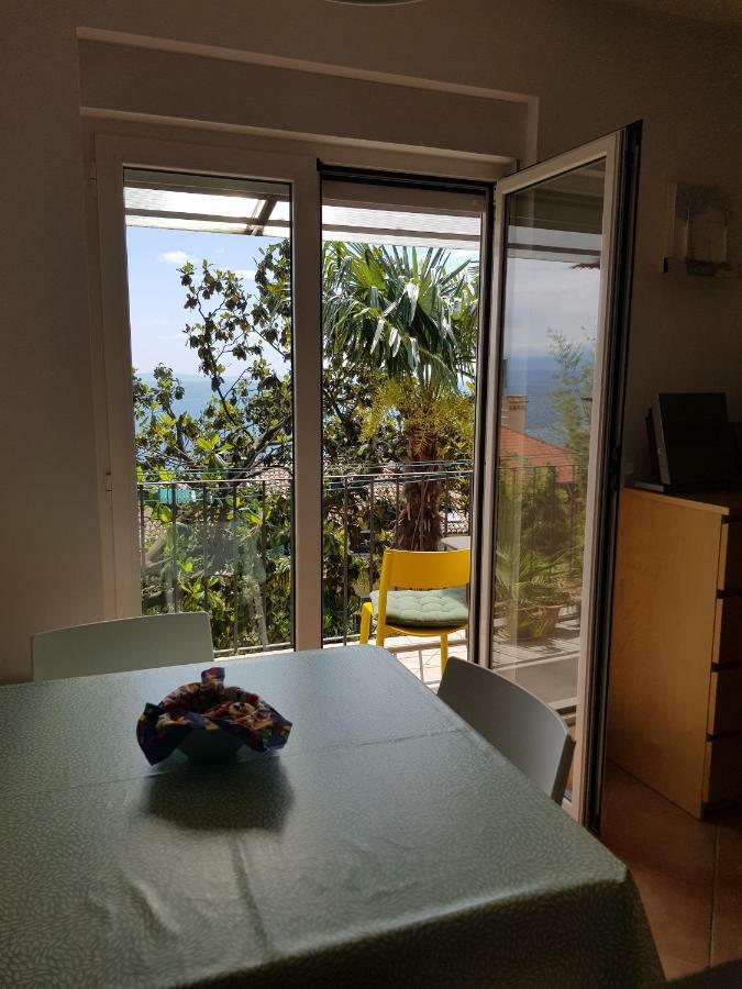 Sunny Apartment 150 M From The Sea Opatija Exteriör bild