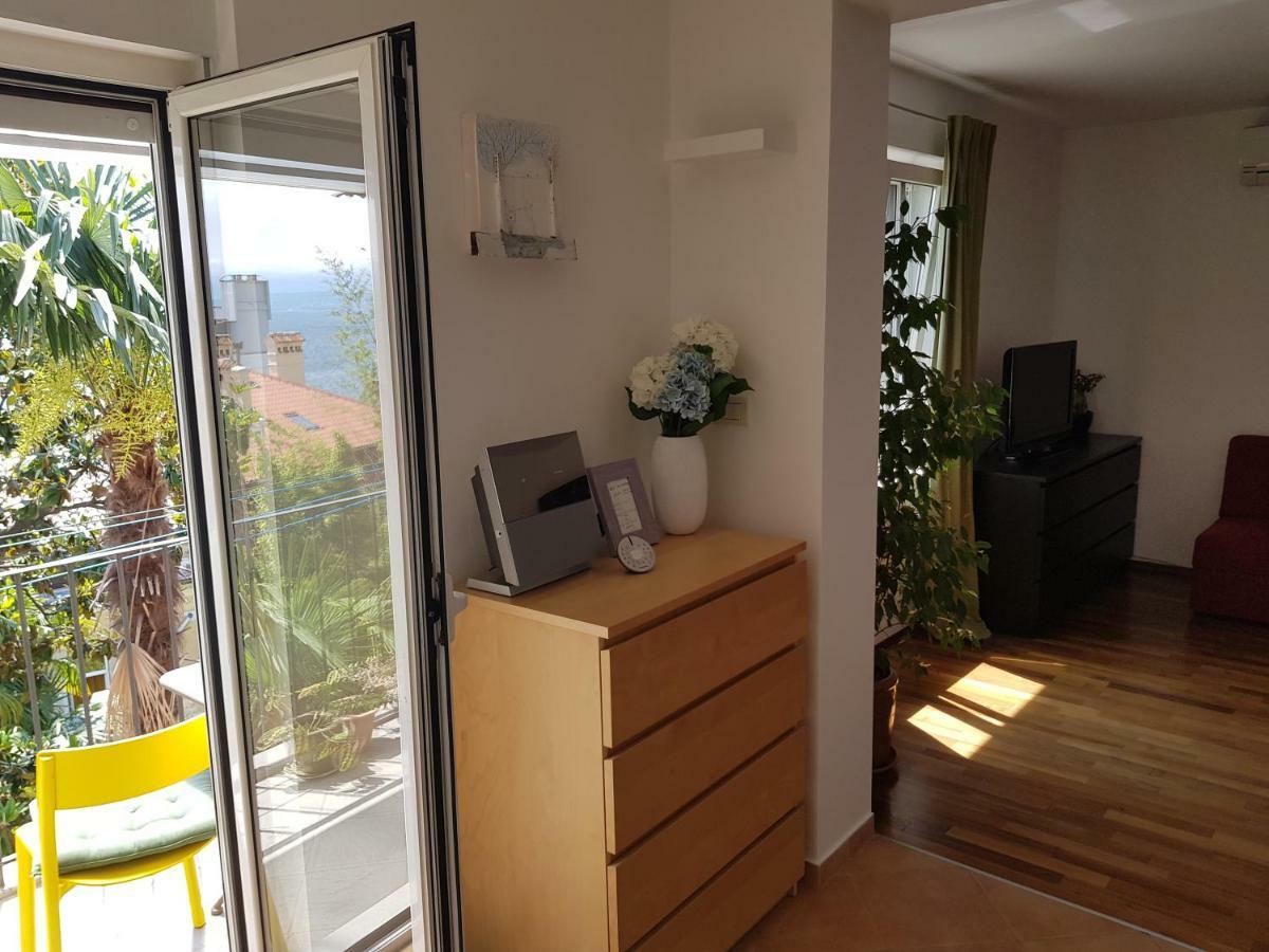 Sunny Apartment 150 M From The Sea Opatija Exteriör bild