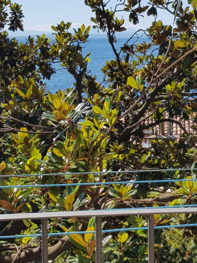 Sunny Apartment 150 M From The Sea Opatija Exteriör bild